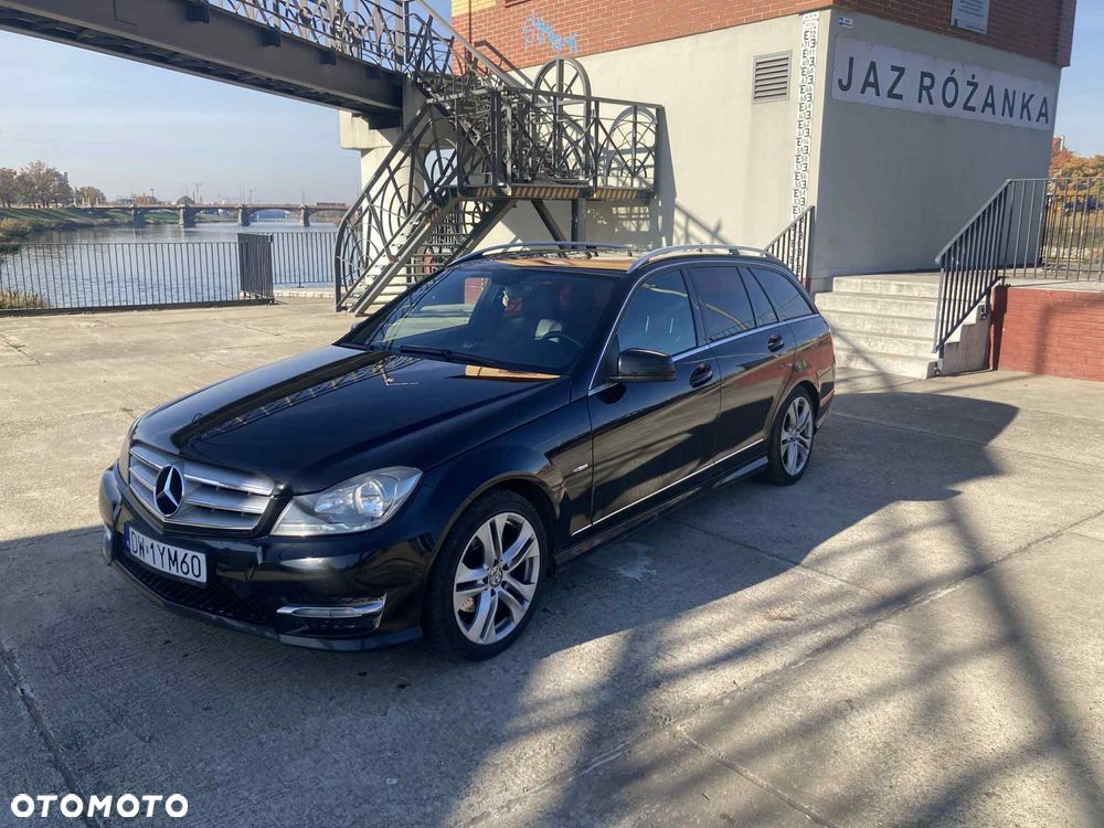 Mercedes-Benz Klasa C 180 CGI BlueEff Avantgarde - 2