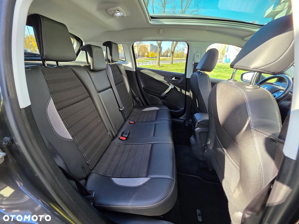 Peugeot 2008 1.2 Pure Tech Style S&S EAT6 - 27