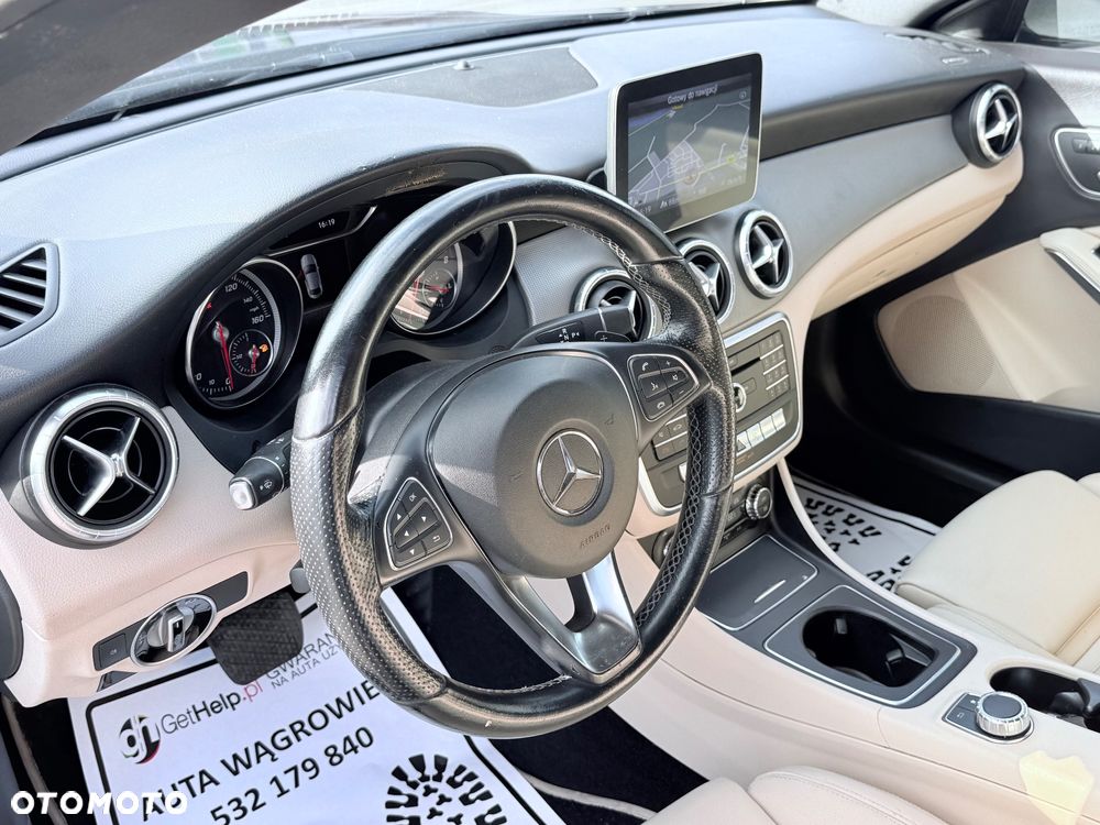 Mercedes-Benz CLA 250 7G-DCT AMG Line - 12