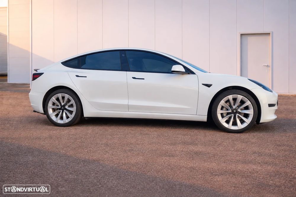 Tesla Model 3 2022 photo 4