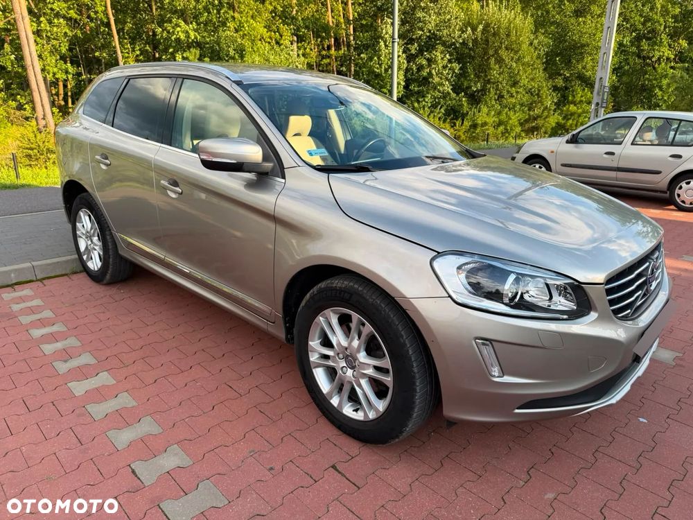 Volvo XC 60 D5 AWD Momentum - 3