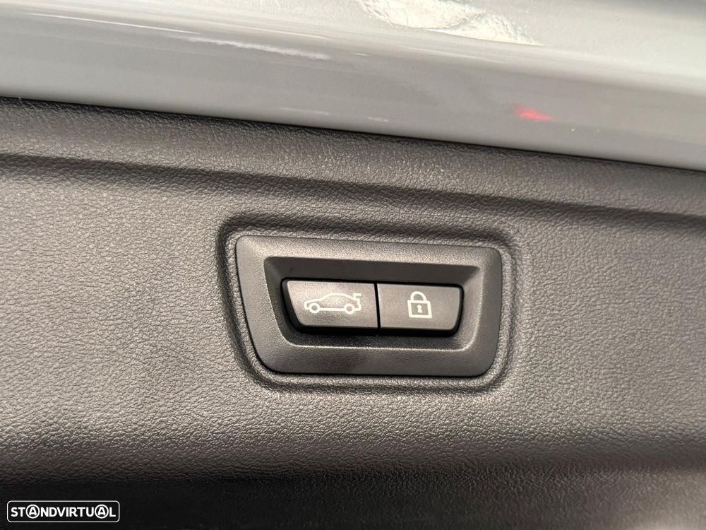 BMW 330 e Touring Pack M Auto - 56