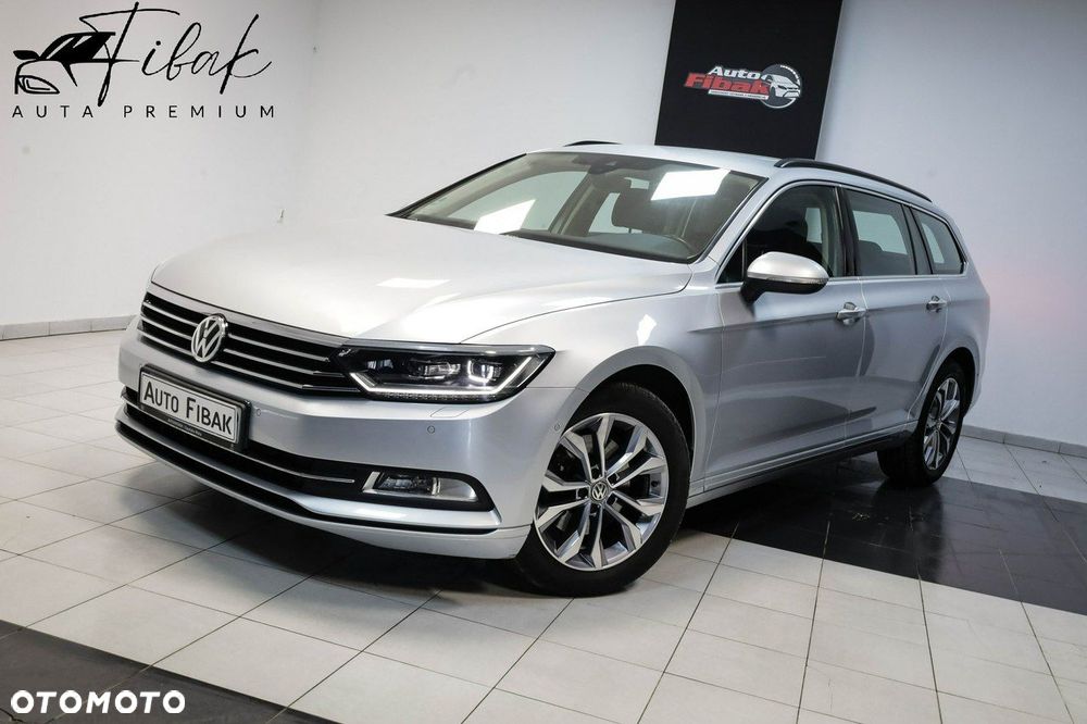 Volkswagen Passat - 1