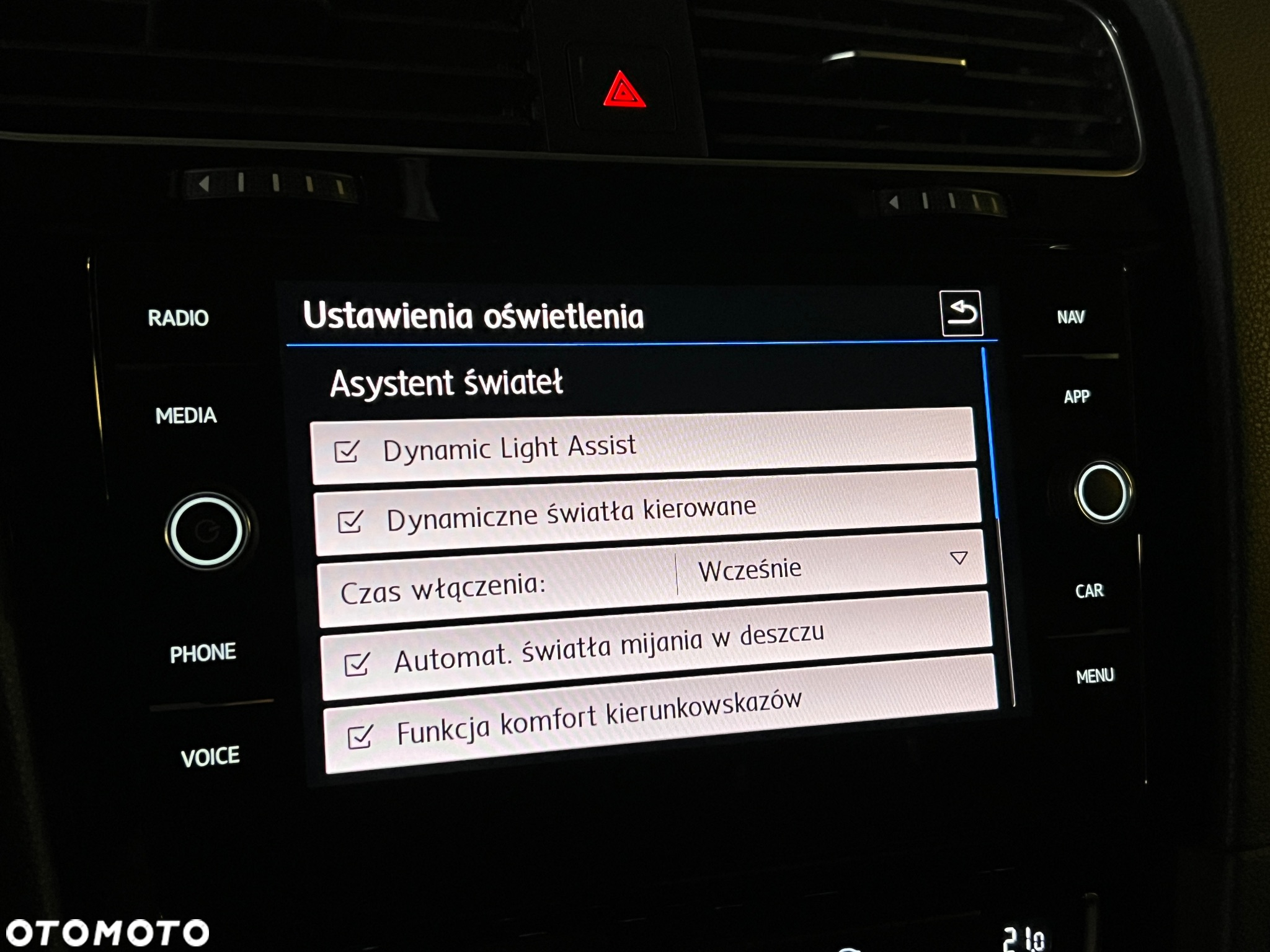 Volkswagen Golf VII 2.0 TSI BMT 4Mot R DSG - 29
