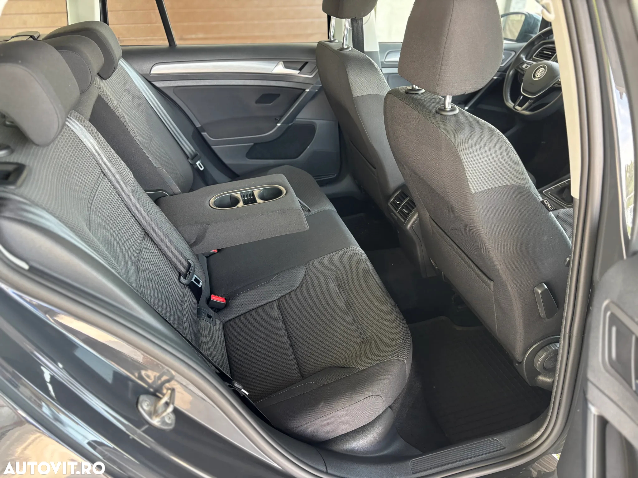 Volkswagen Golf 1.6 TDI Trendline - 32