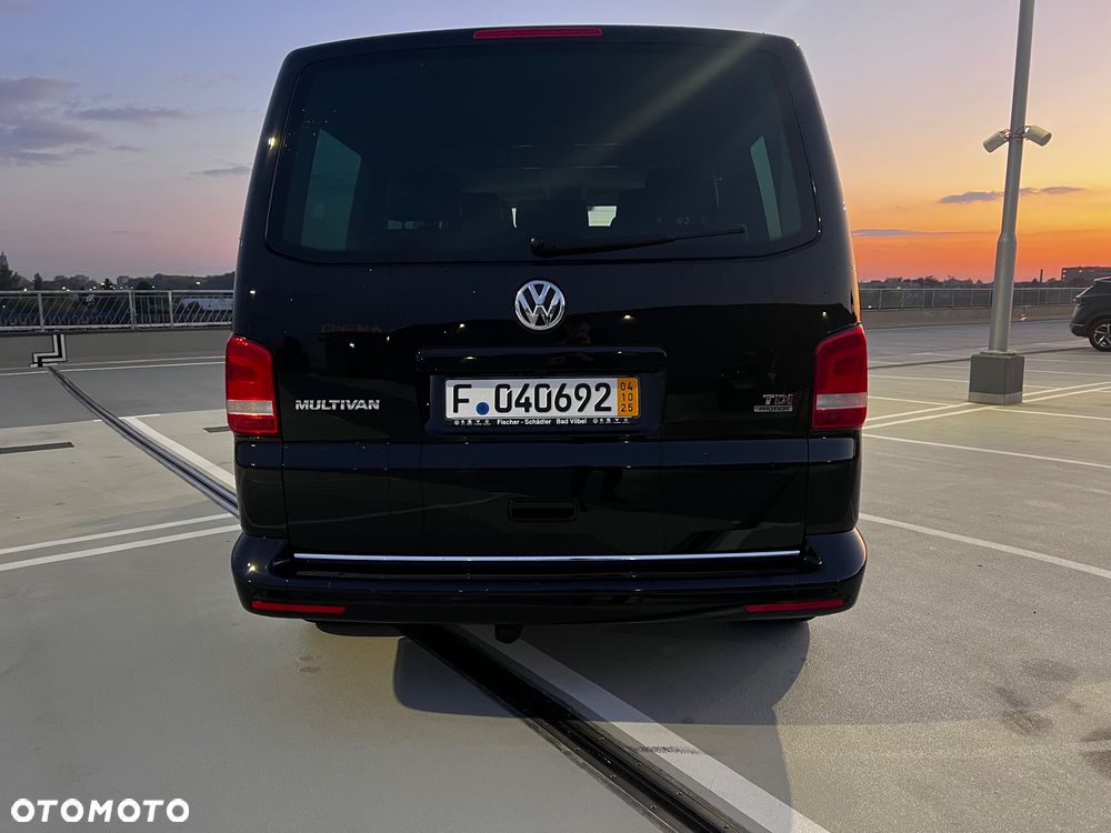 Volkswagen Multivan - 11