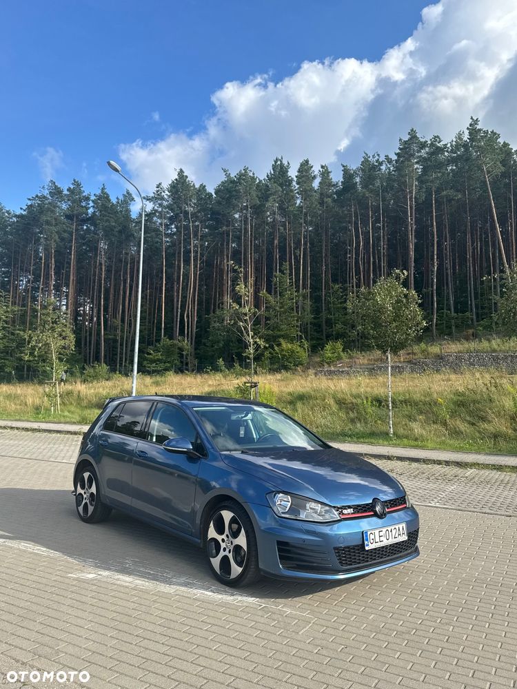 Volkswagen Golf - 3