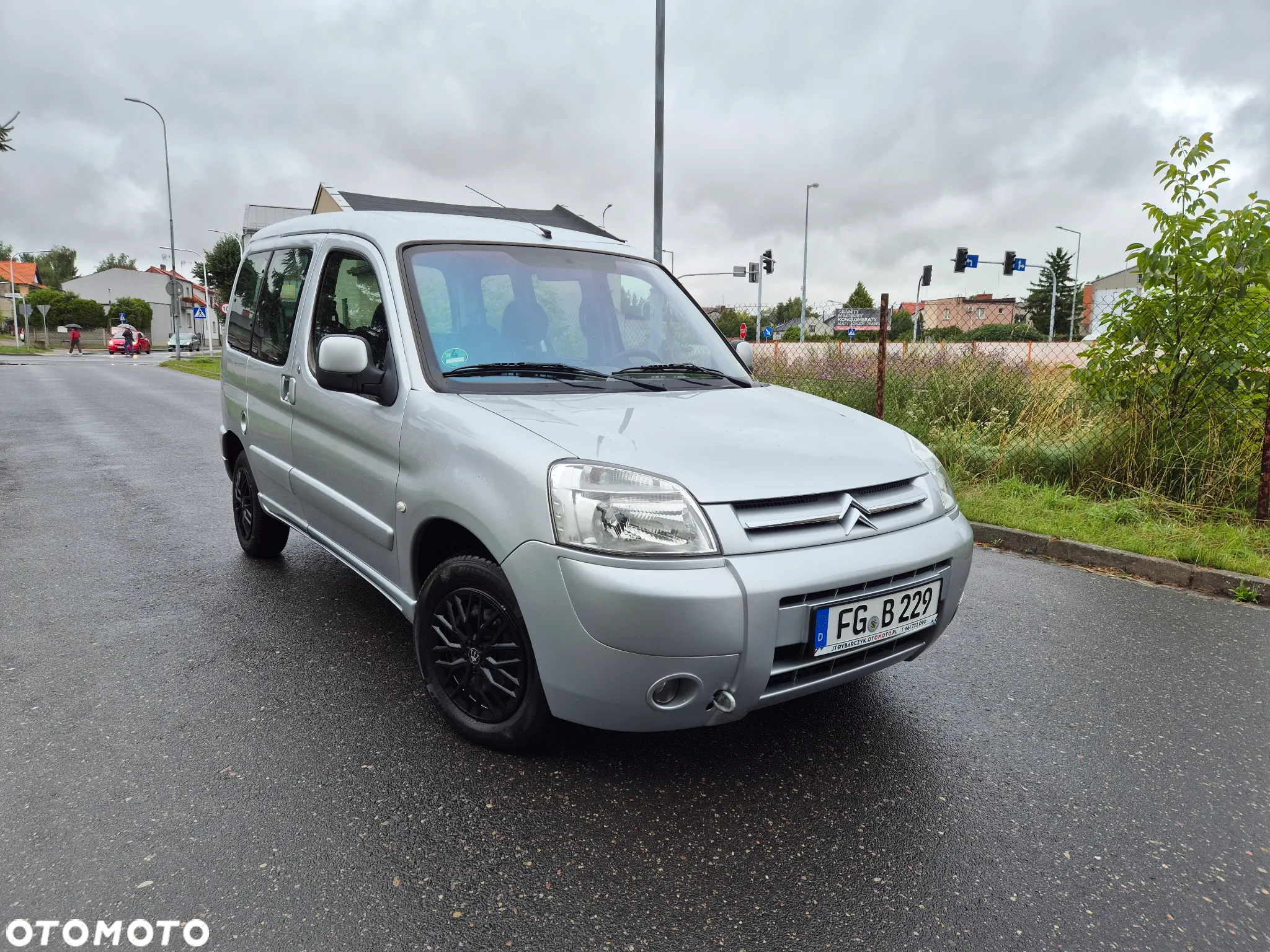 Citroën Berlingo Multispace 1.4i Plus Top-Edition - 2