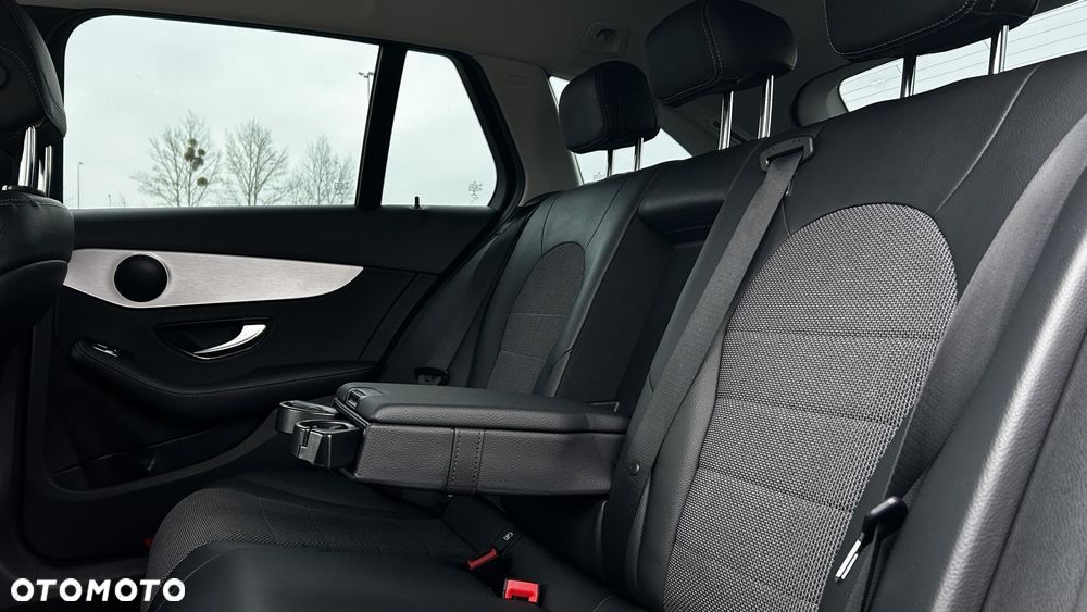 Mercedes-Benz Klasa C 220 d 9G-TRONIC - 26