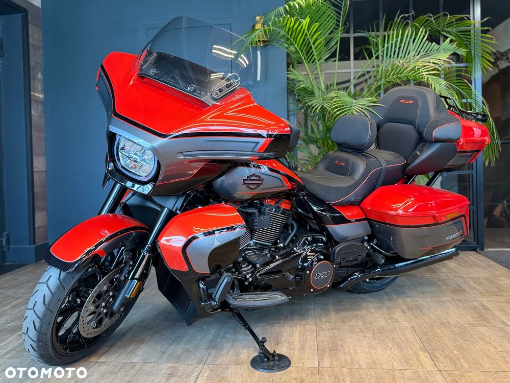 Harley-Davidson CVO Street Glide - 16