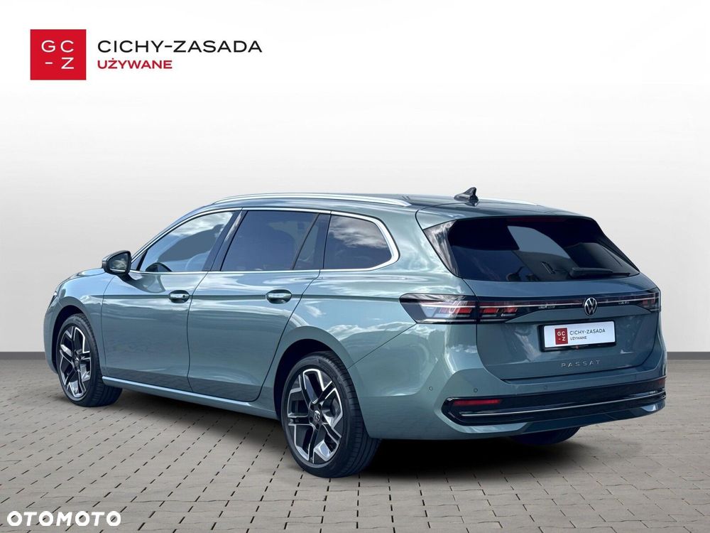 Volkswagen Passat Variant 2.0 TDI SCR Elegance DSG - 4
