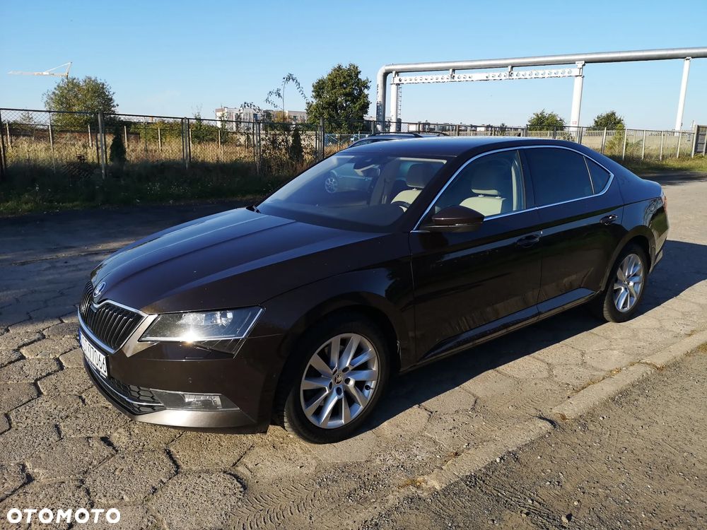 Skoda Superb 2.0 TDI DSG Premium Edition - 15