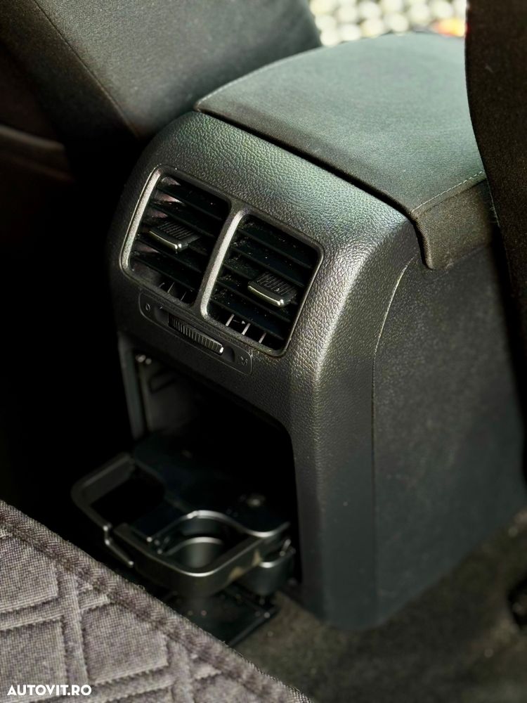 VOLKSWAGEN Golf 2010 — imagine 13