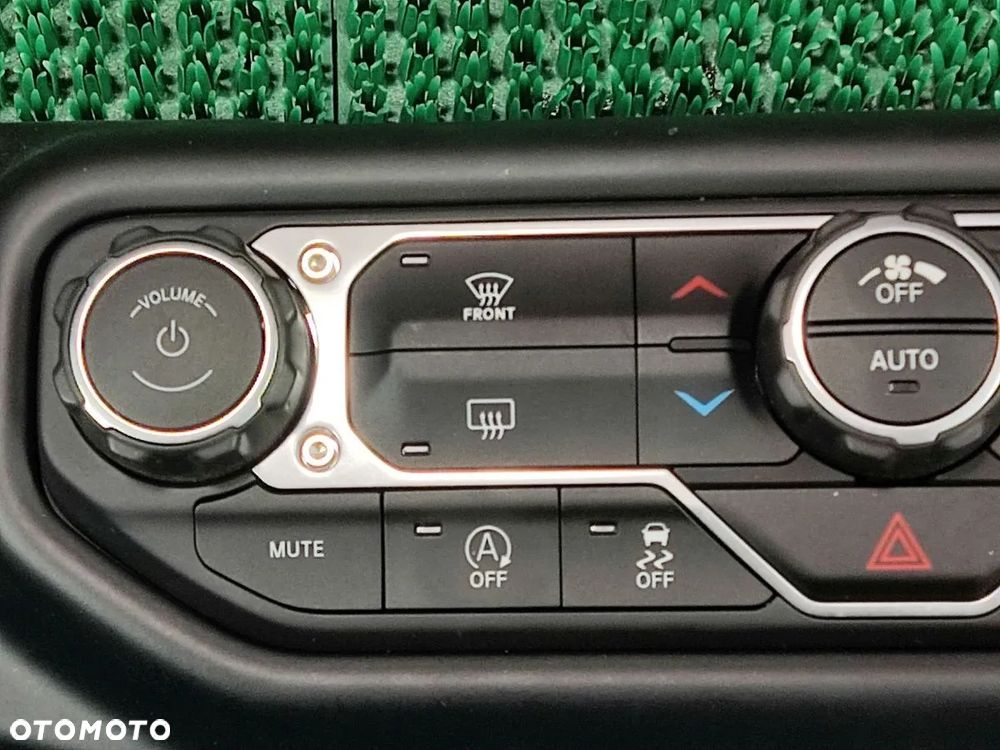 JEEP WRANGLER JL USA od 2018r Panel Sterowania Klimatyzacji - 2