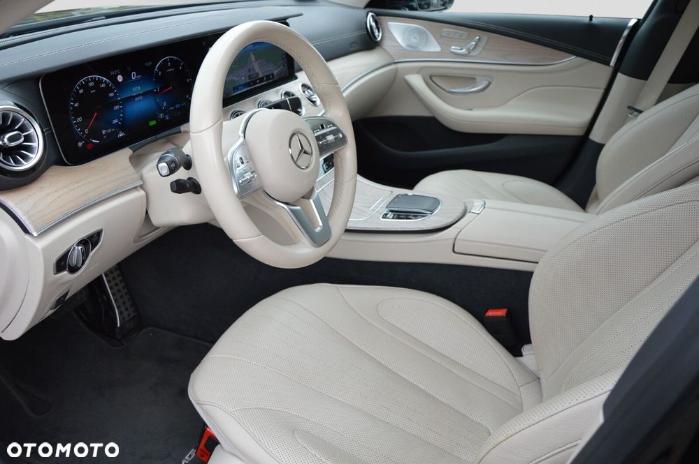 Mercedes-Benz CLS 300 d 4-Matic AMG - 14