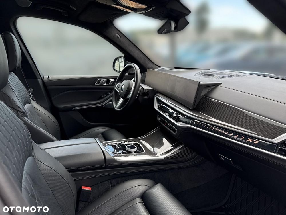 BMW X7 - 7