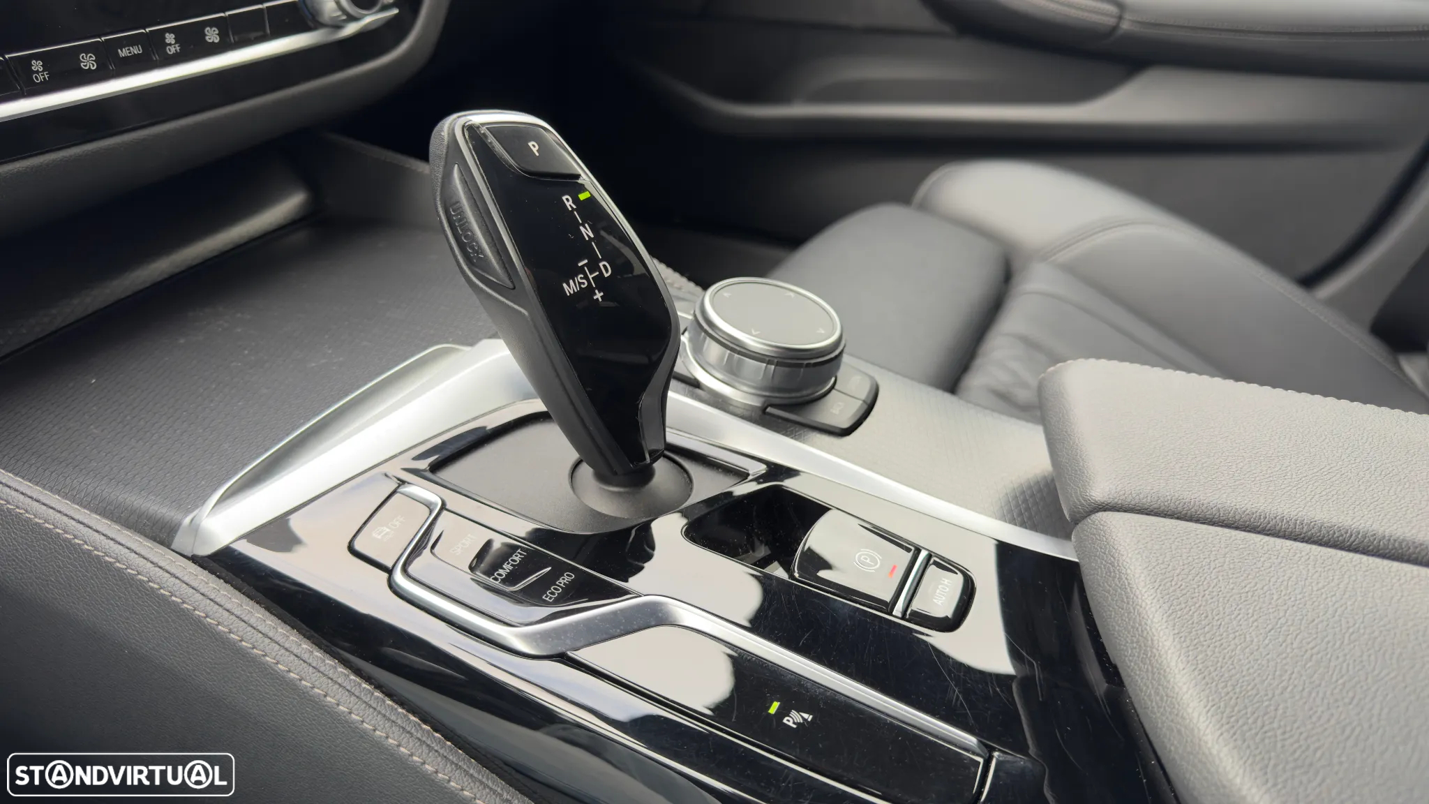 BMW 520 d Pack Desportivo M Auto - 25
