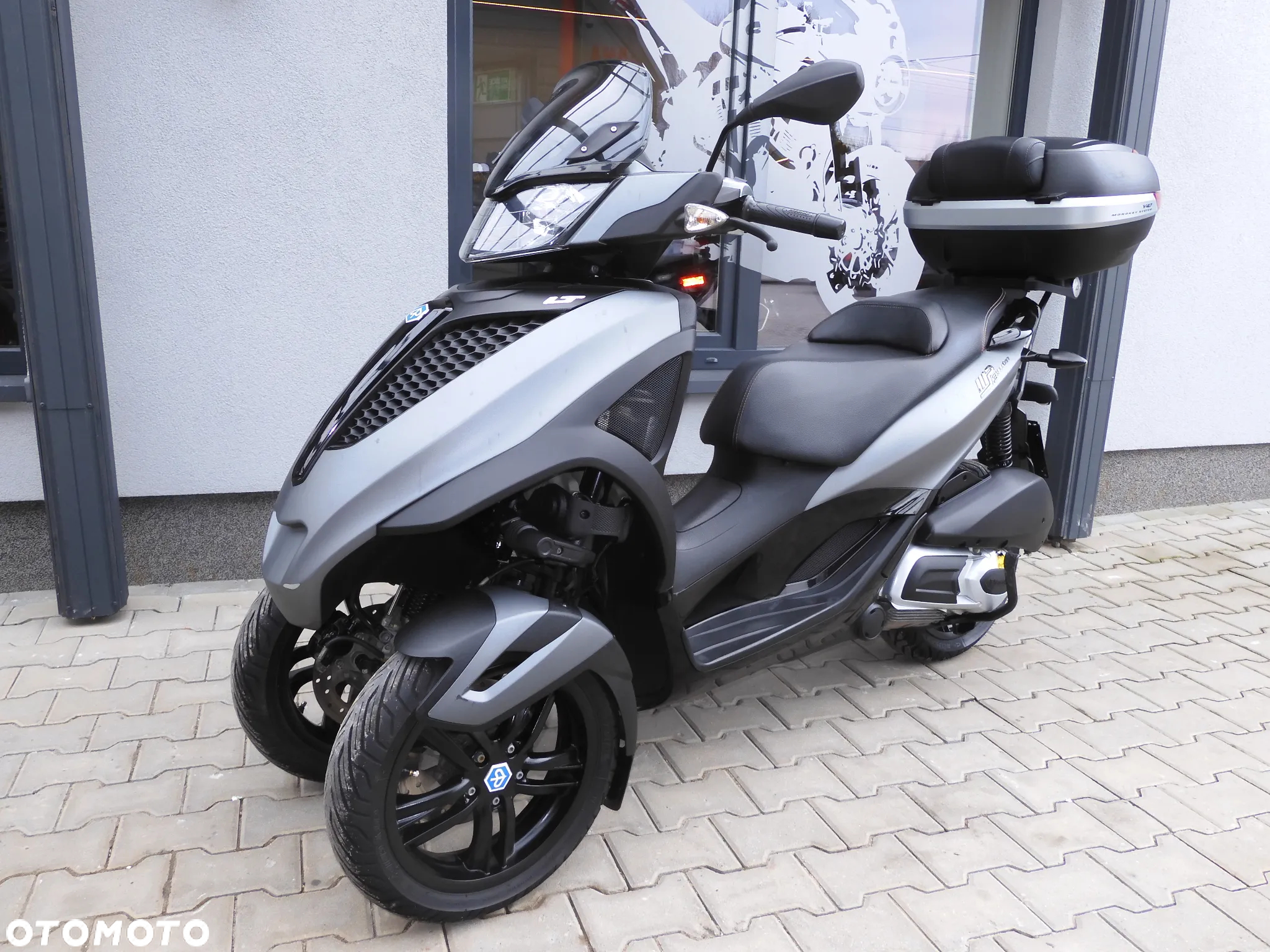 Piaggio MP-3 - 18