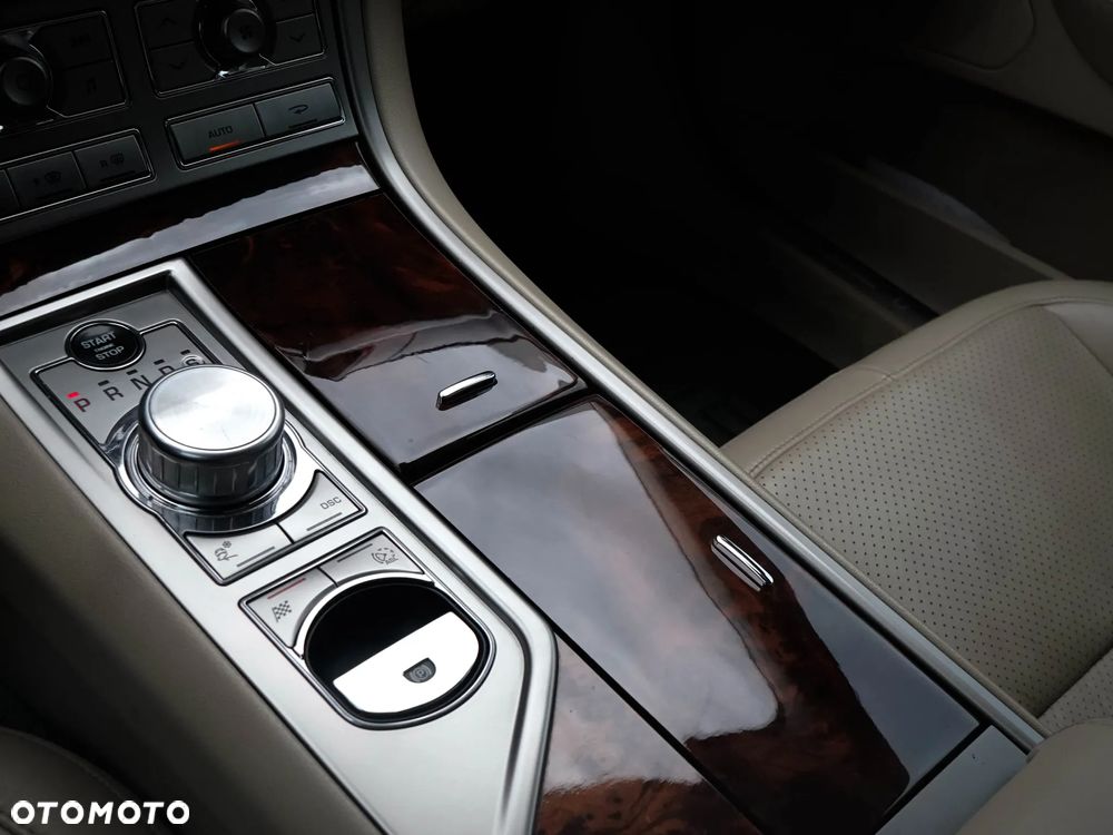 Jaguar XF - 20