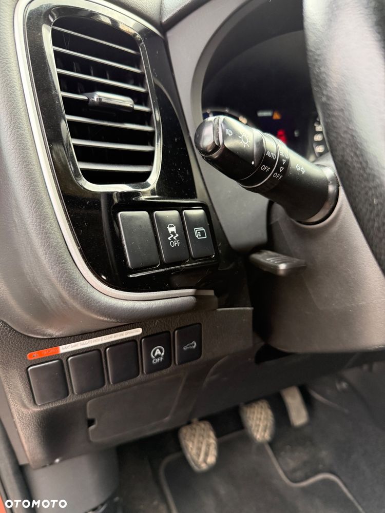 Mitsubishi Outlander 2.2 DI-D 4WD Invite - 26