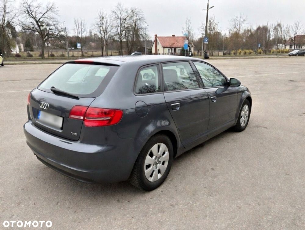 Audi A3 Sportback - 3