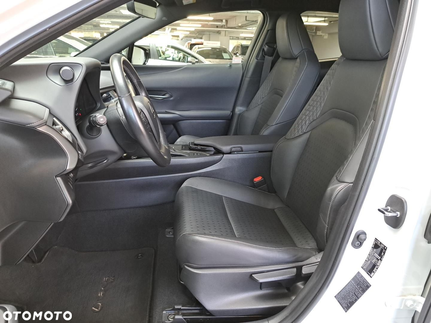 Lexus UX 250h GPF F Impression 2WD - 10