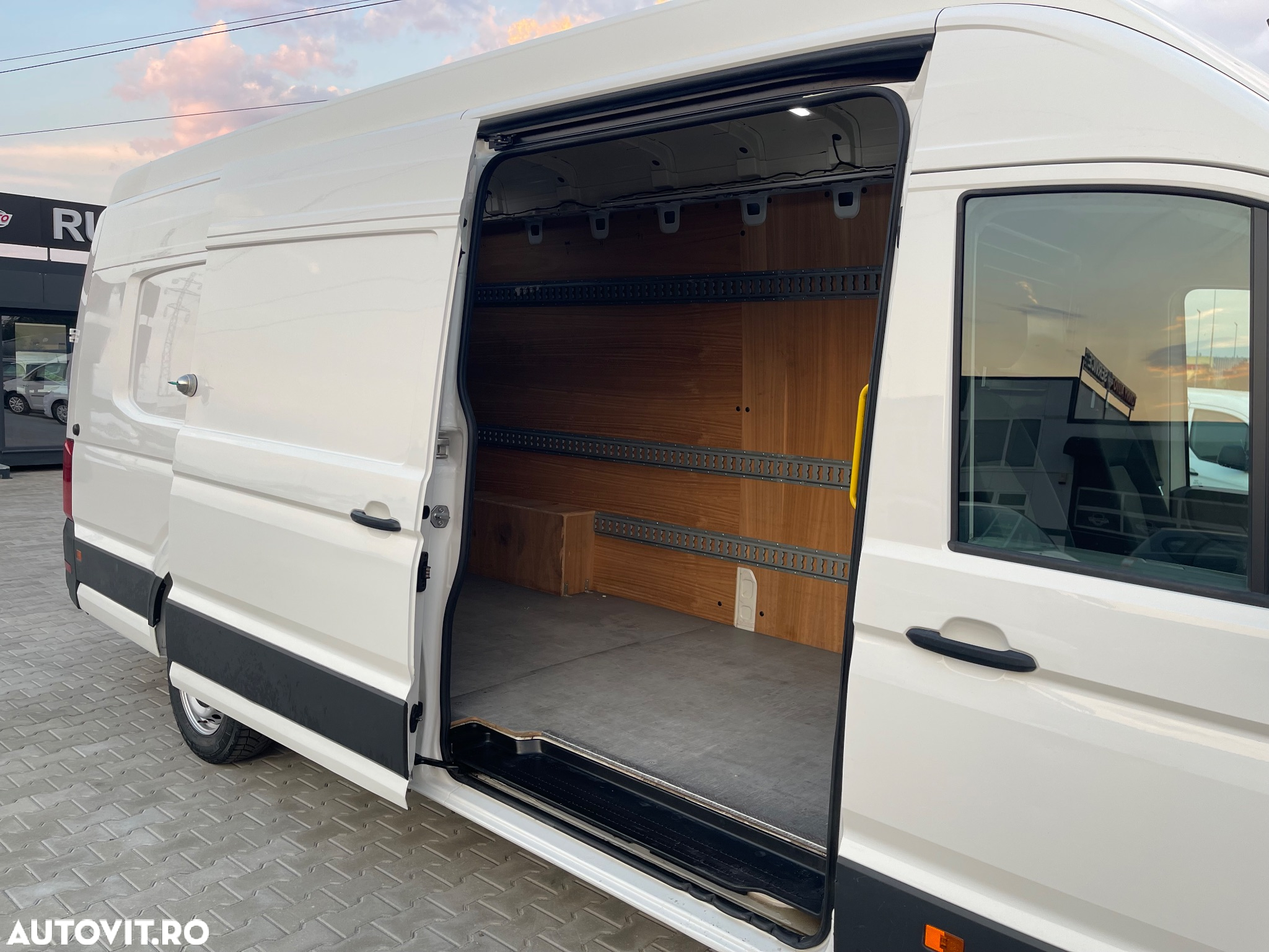 Volkswagen Crafter L5 H3 - 9