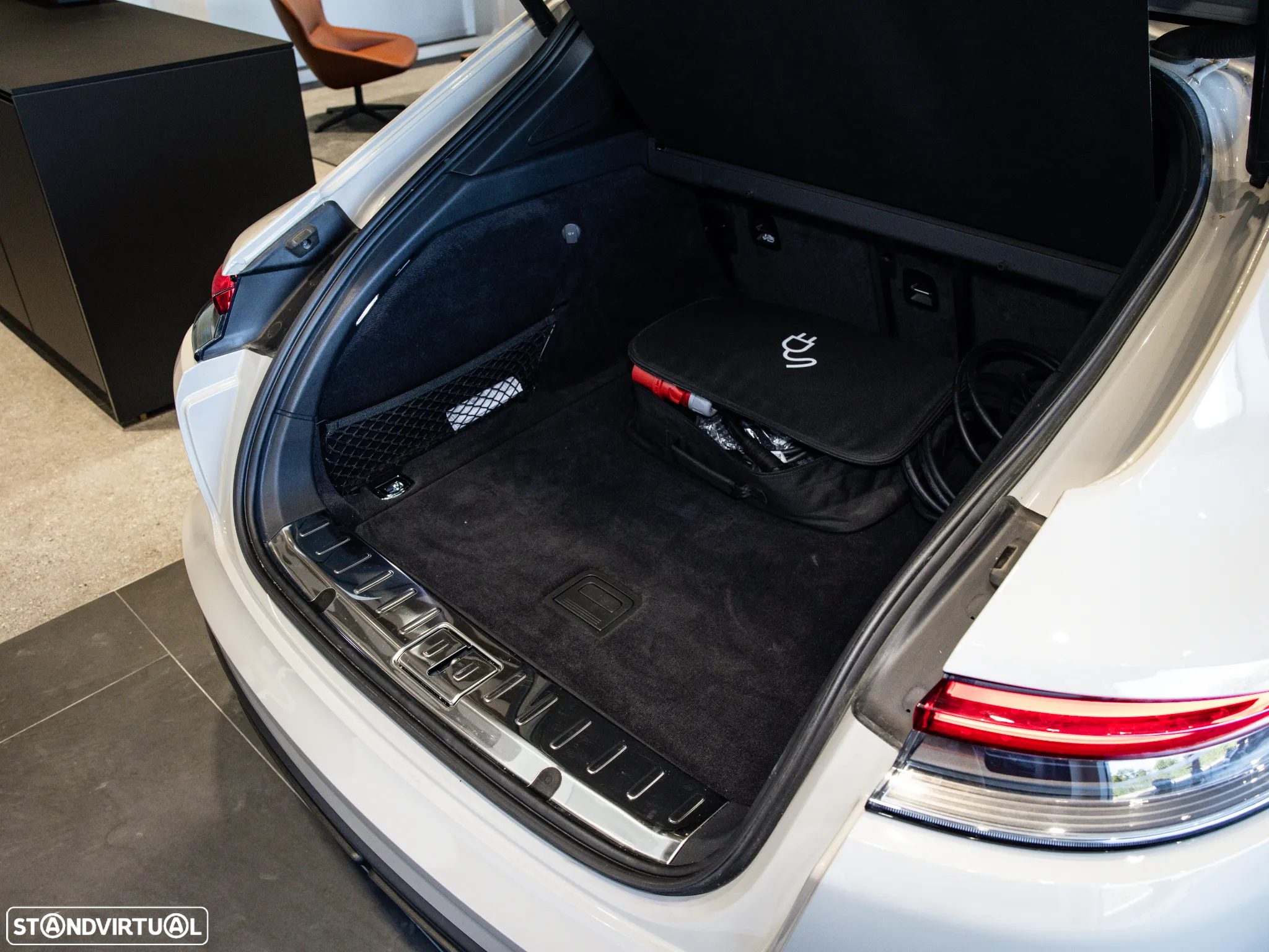 Porsche Panamera Sport Turismo 4S E-Hybrid - 12