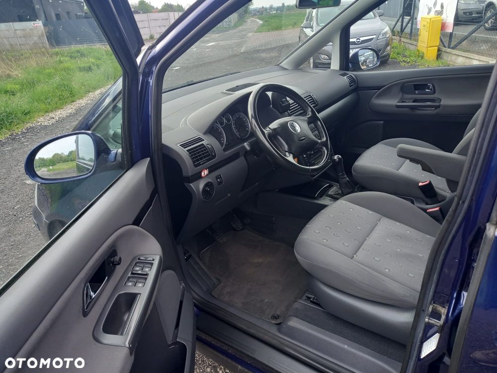 Volkswagen Sharan 1.8 5V Turbo Trendline - 12