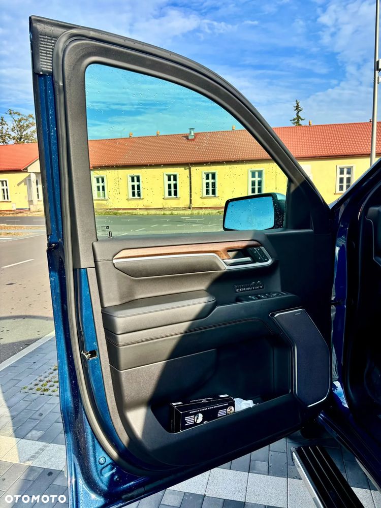Chevrolet Silverado - 34