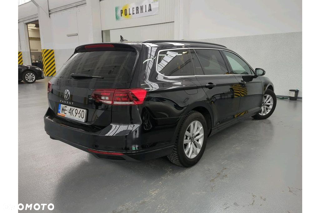 Volkswagen Passat - 2