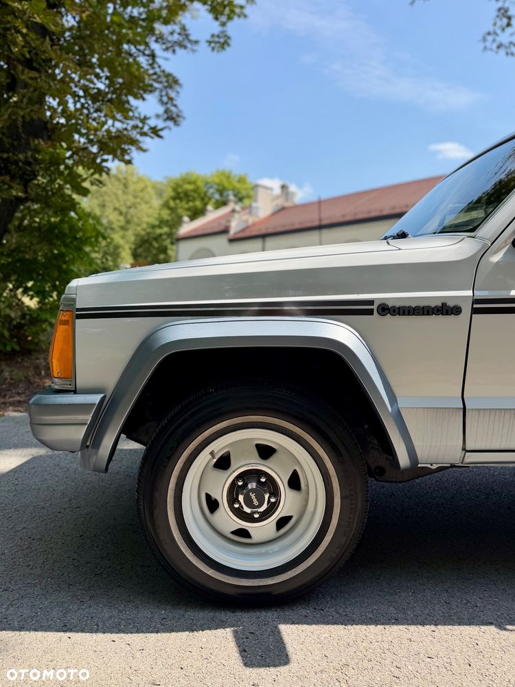 Jeep Comanche - 7