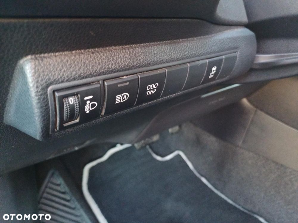 Toyota Corolla 1.8 Hybrid Comfort - 24