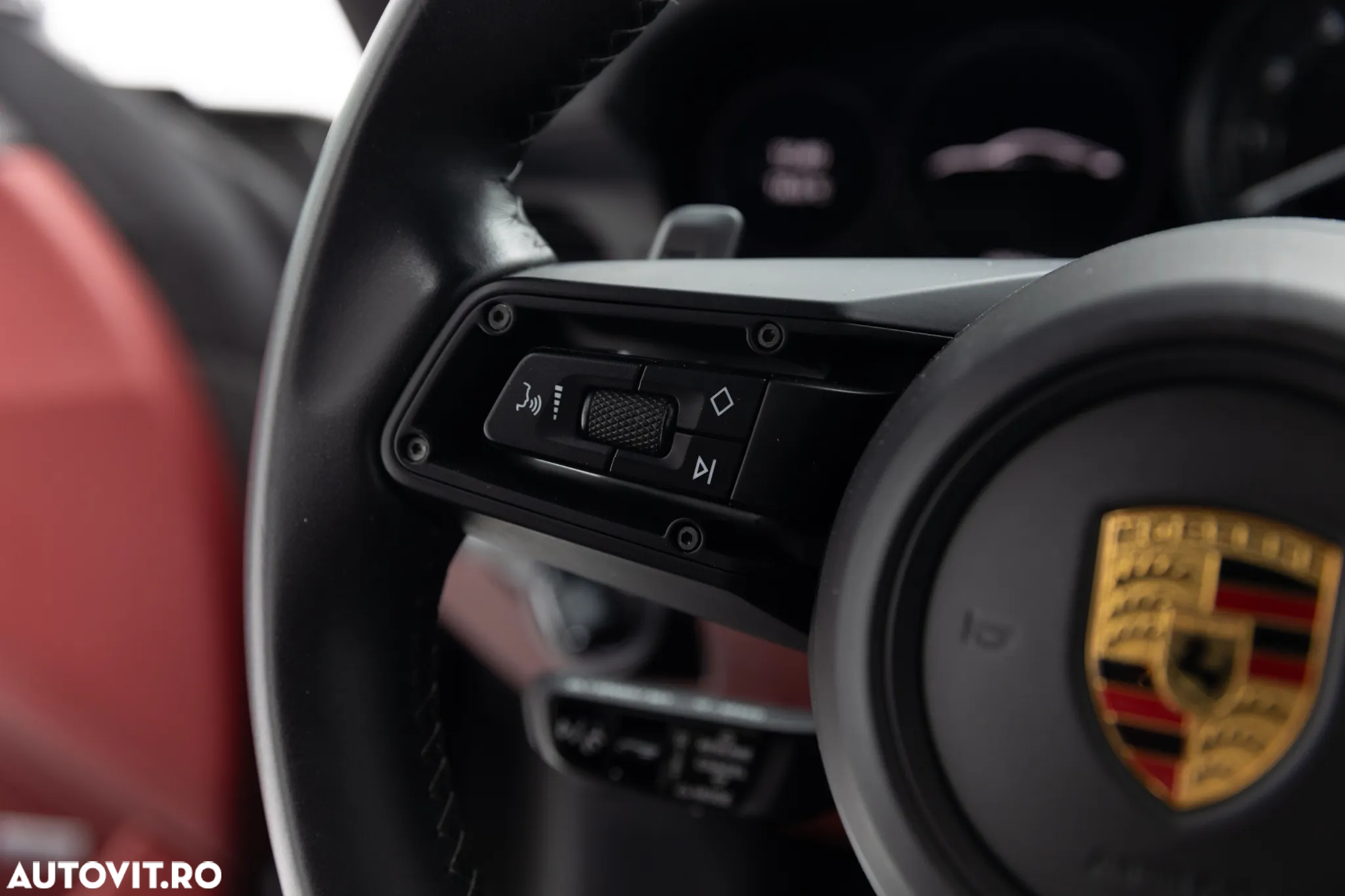 Porsche 911 Carrera 4S - 26