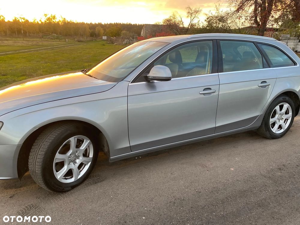 Audi A4 Avant - 11