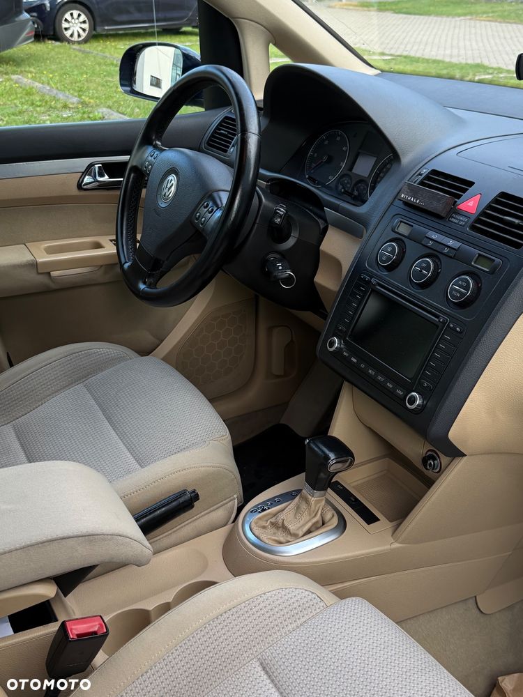 Volkswagen Touran 1.9 TDI Highline DSG - 7