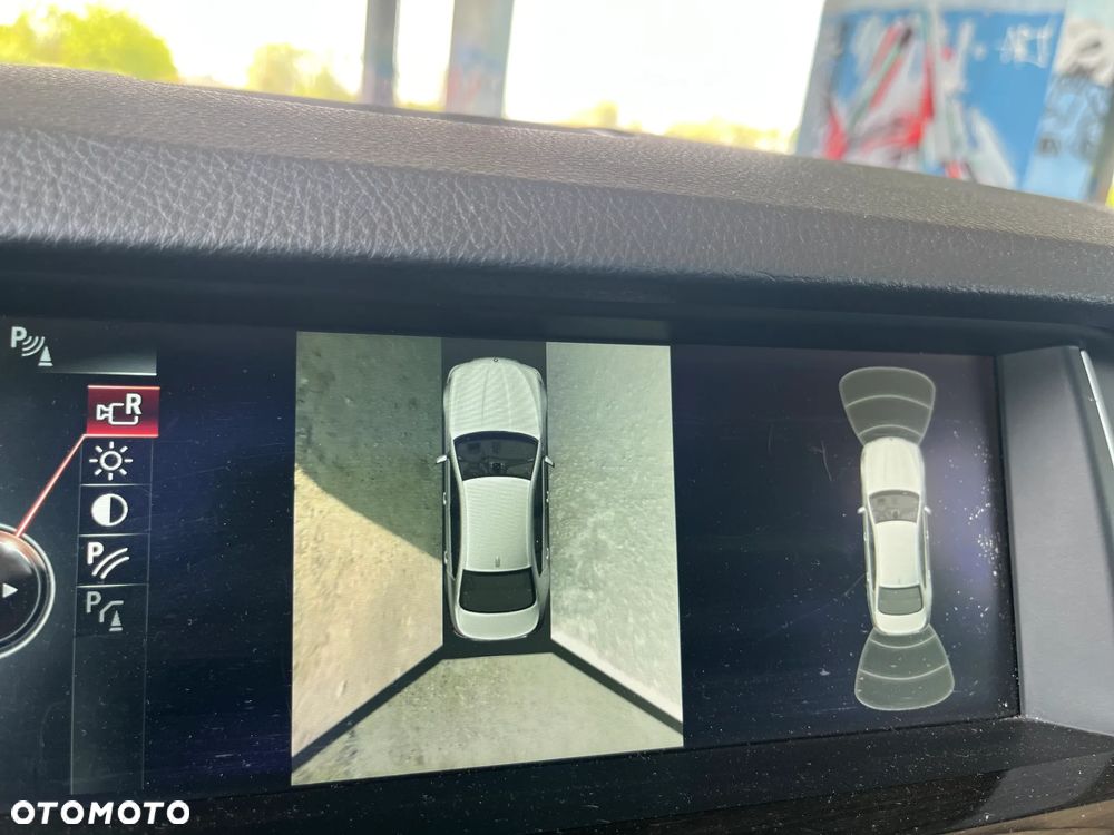 BMW Seria 5 550i xDrive Luxury Line - 18