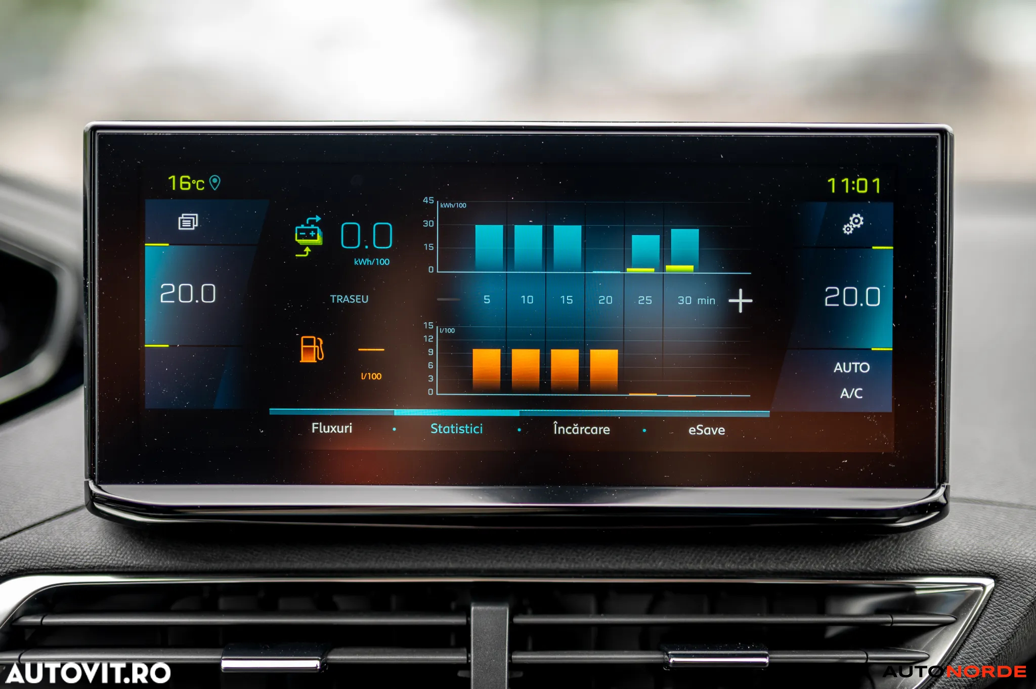 Peugeot 3008 Plug-In Hybrid 225 e-EAT8 Allure Pack - 23