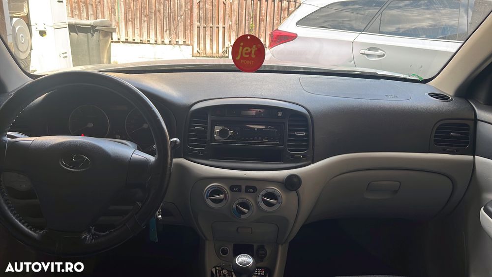 Hyundai Accent MC 1.5 CRDI 4DR GL COMFORT - 5