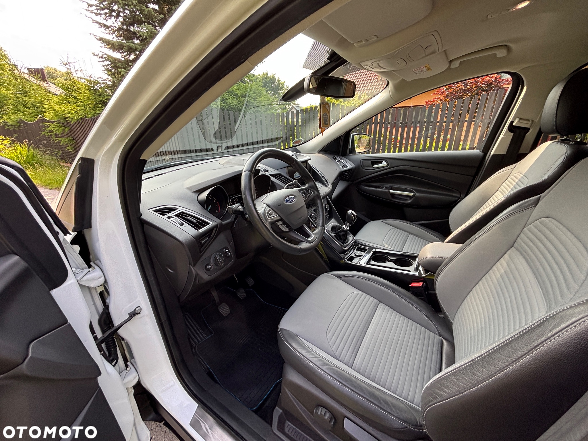 Ford Kuga 1.5 EcoBoost 2x4 Titanium - 15