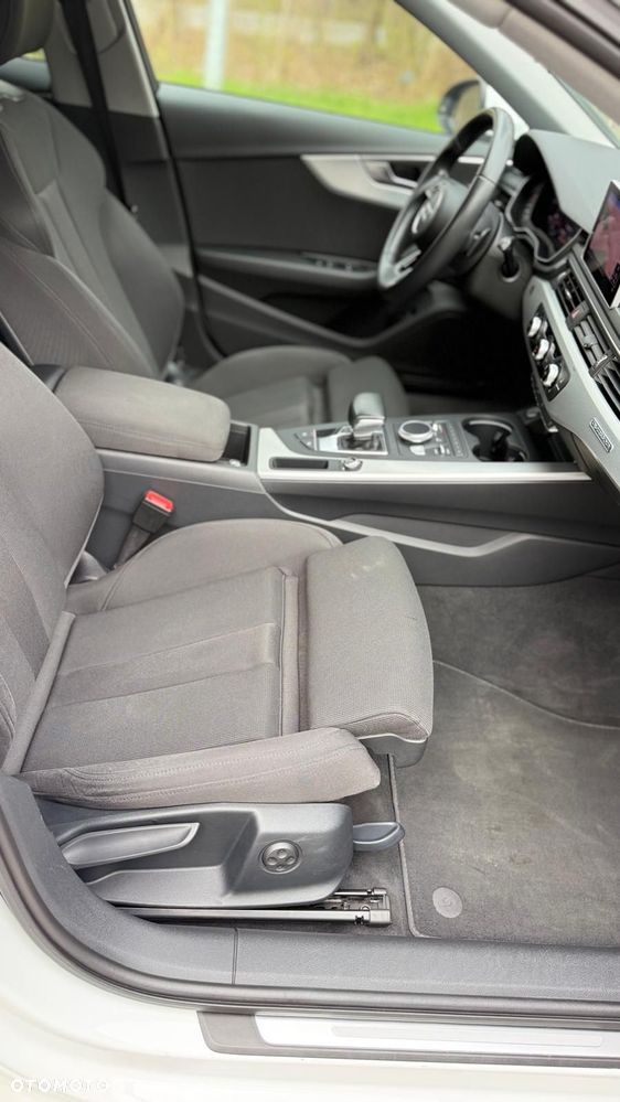 Audi A4 Avant 40 TDI S tronic - 13