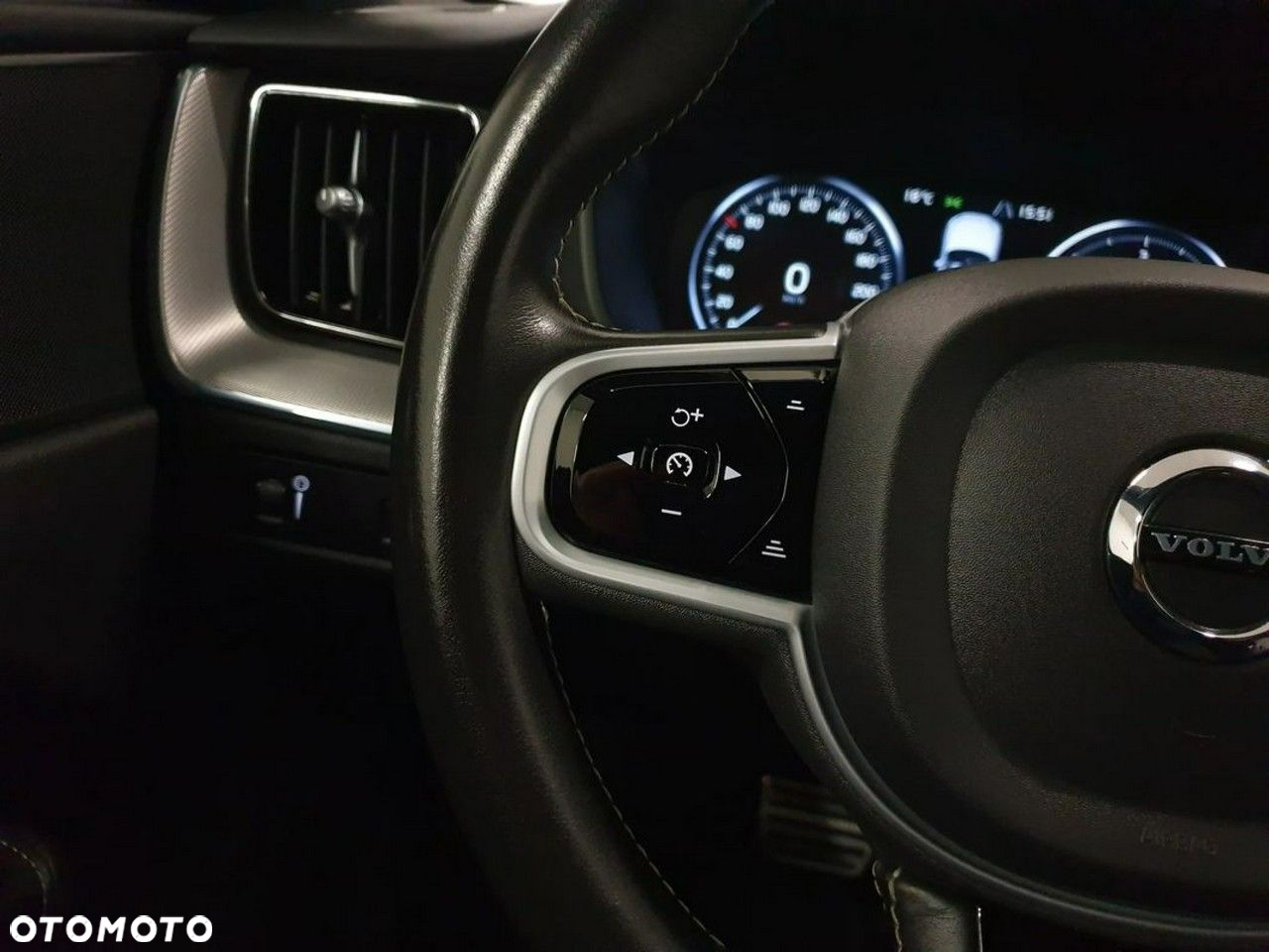 Volvo XC 60 D4 R-Design - 10