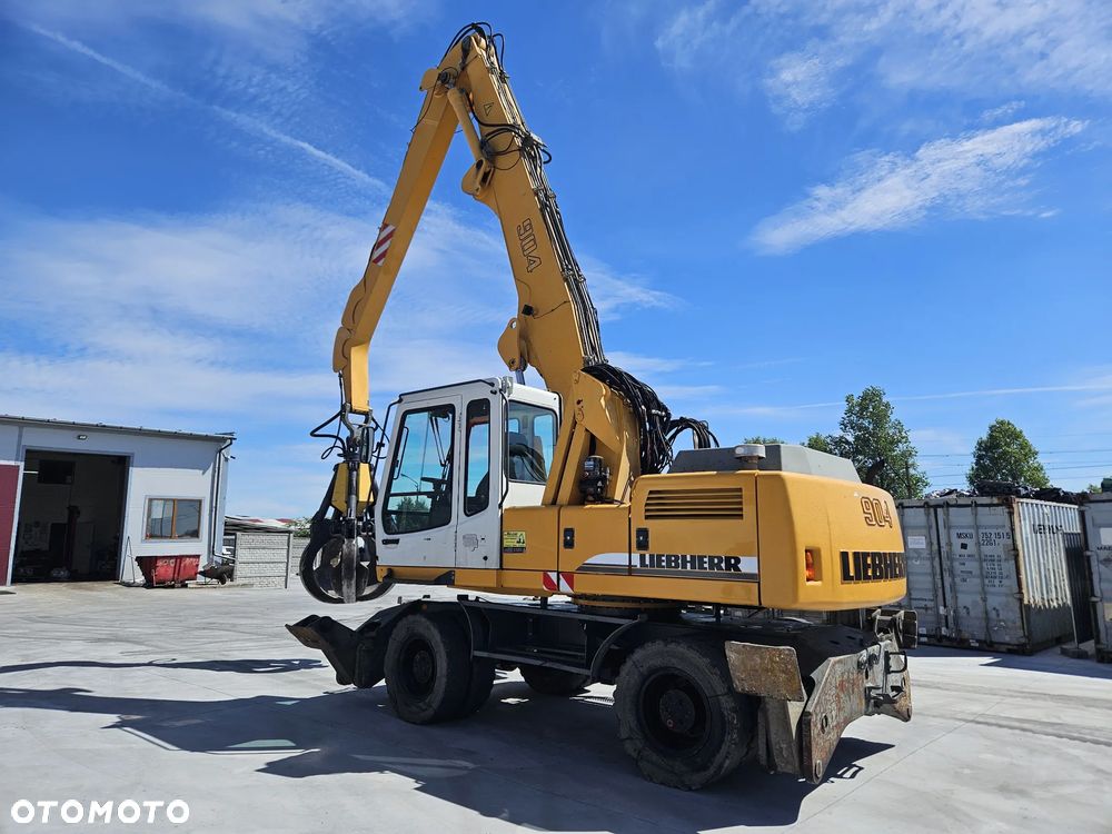 Liebherr A904 - 6