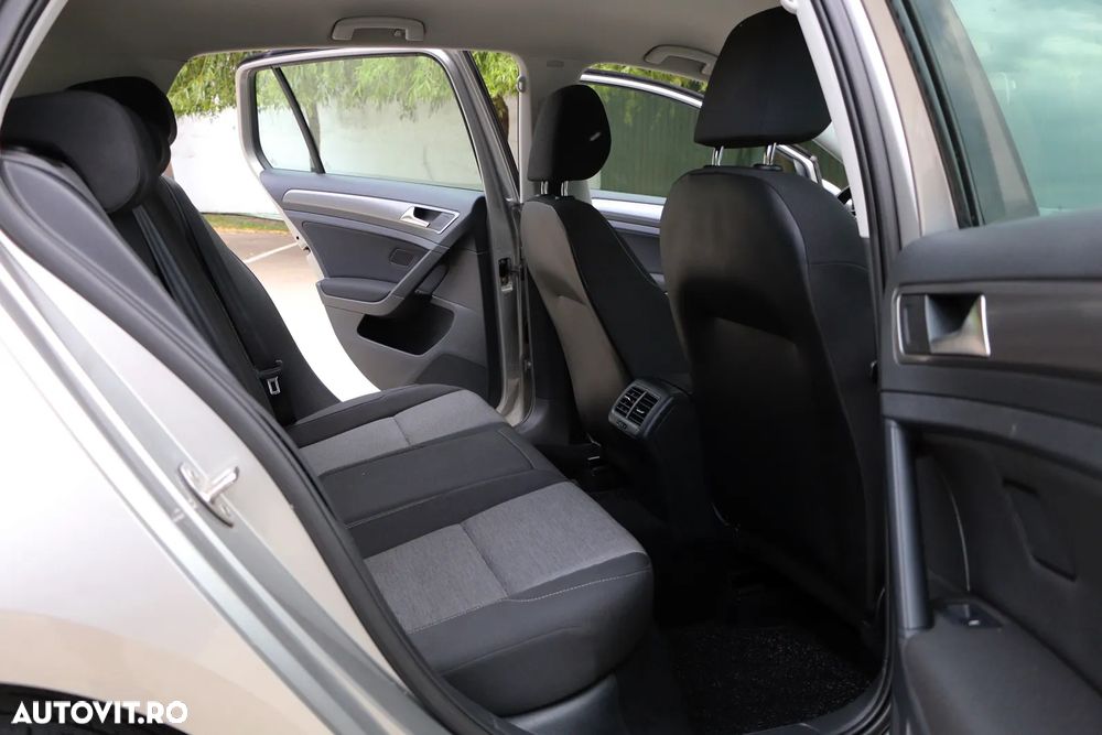 Volkswagen Golf - 14