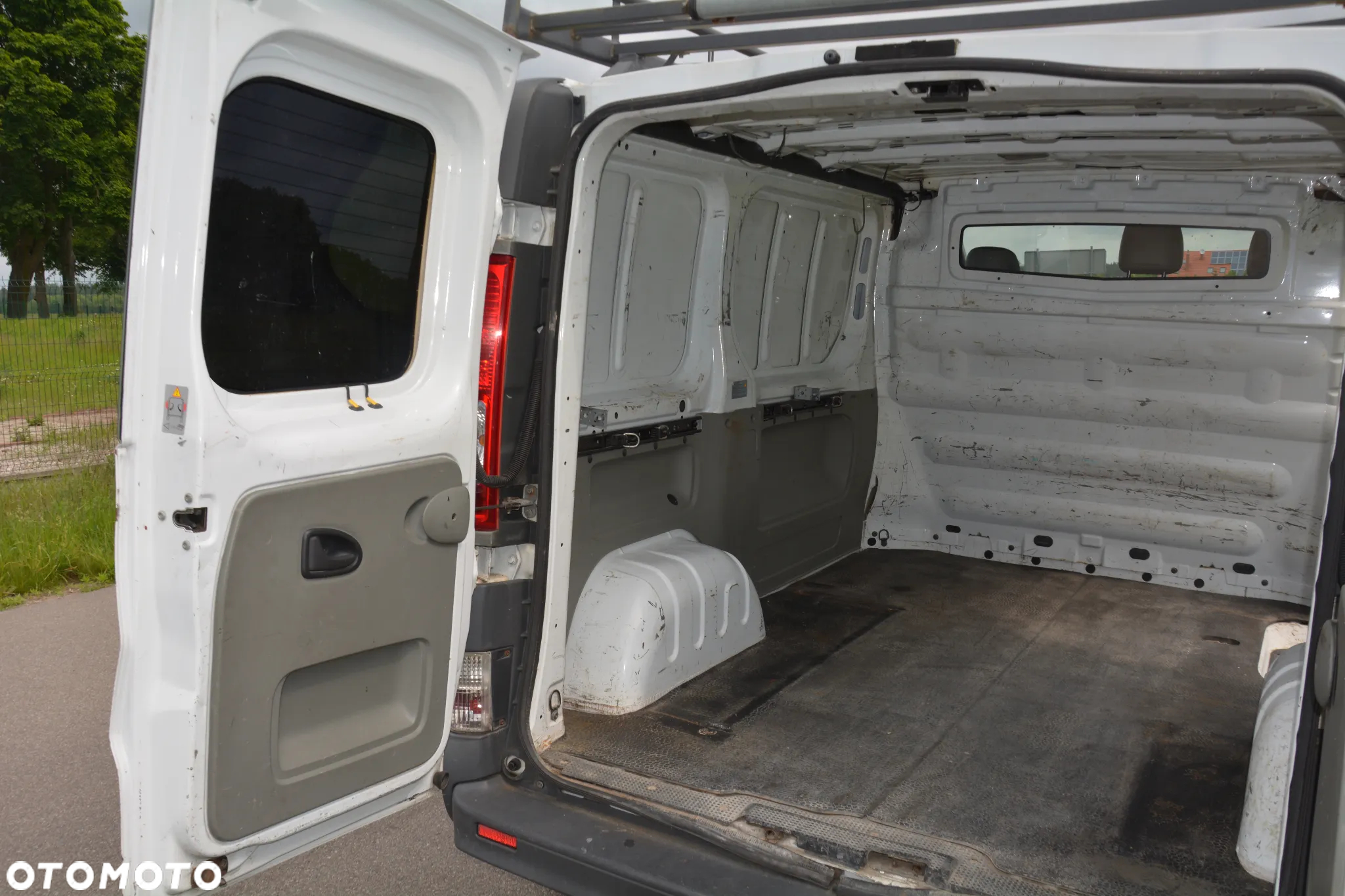 Opel Vivaro L1H1 2.7t - 12