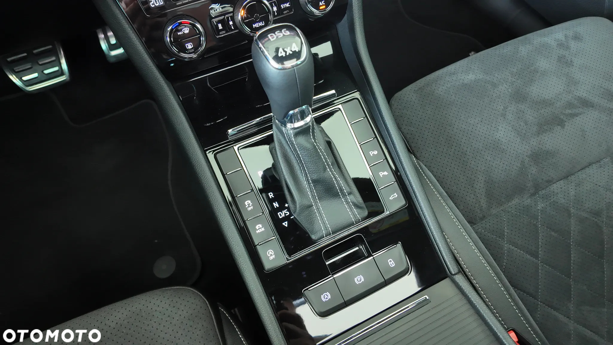Skoda Superb Combi 2.0 TSI 4x4 DSG SportLine - 29