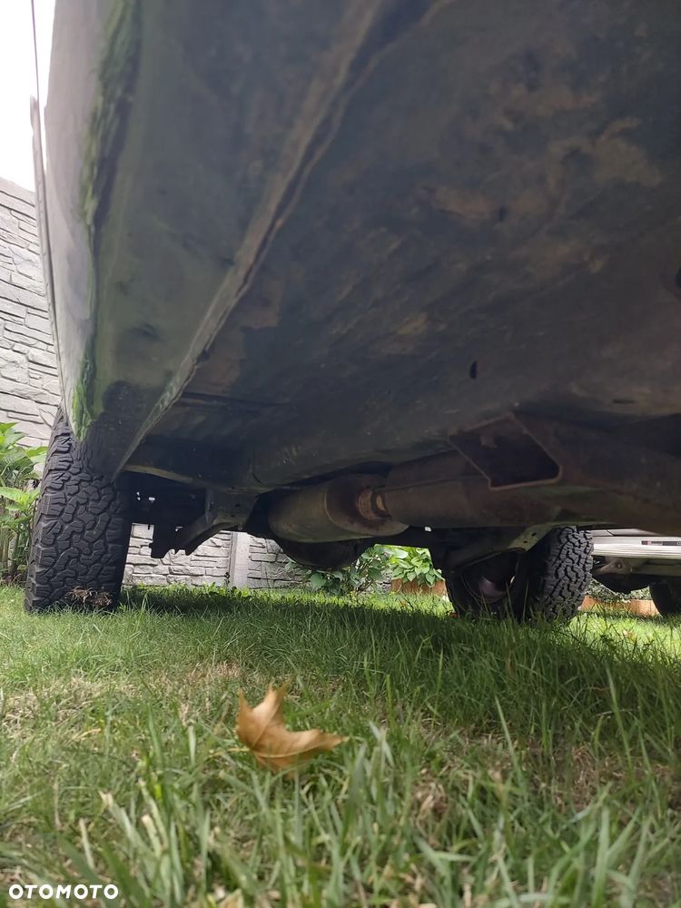 Jeep Grand Cherokee - 32