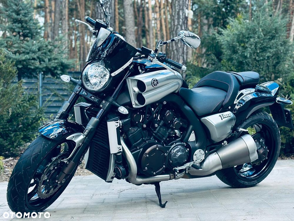 Yamaha V-MAX - 1
