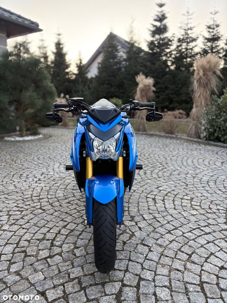 Suzuki GSX - 30