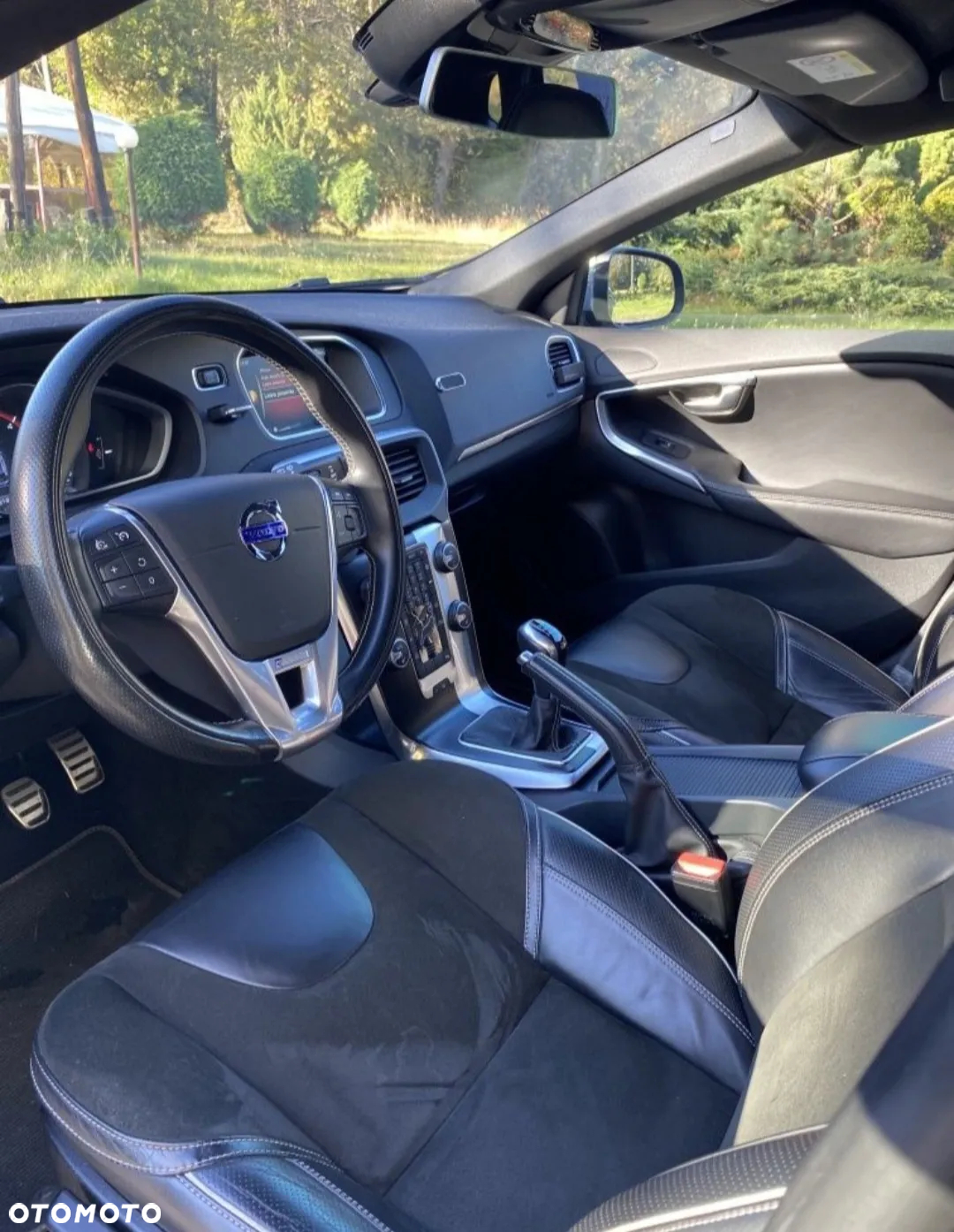 Volvo V40 D2 Drive-E R-Design Momentum - 3